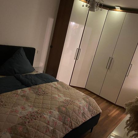 Geraeumige Und Schoene Wohnung Direkt In Der Luebecker Innenstadt Exterior foto